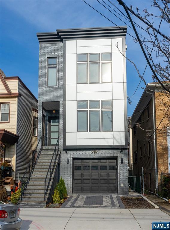 8 Jefferson Avenue,Jersey City, NJ 07306