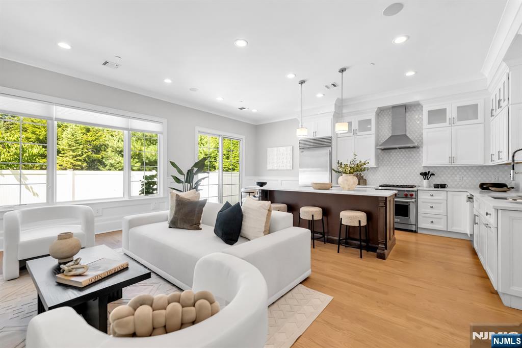 13 Gabriel Court,Paramus, NJ 07652