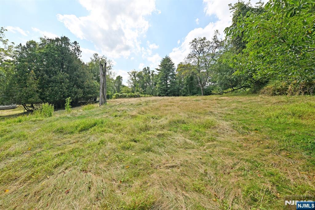 235 Wearimus Road,Ho-Ho-Kus, NJ 07423