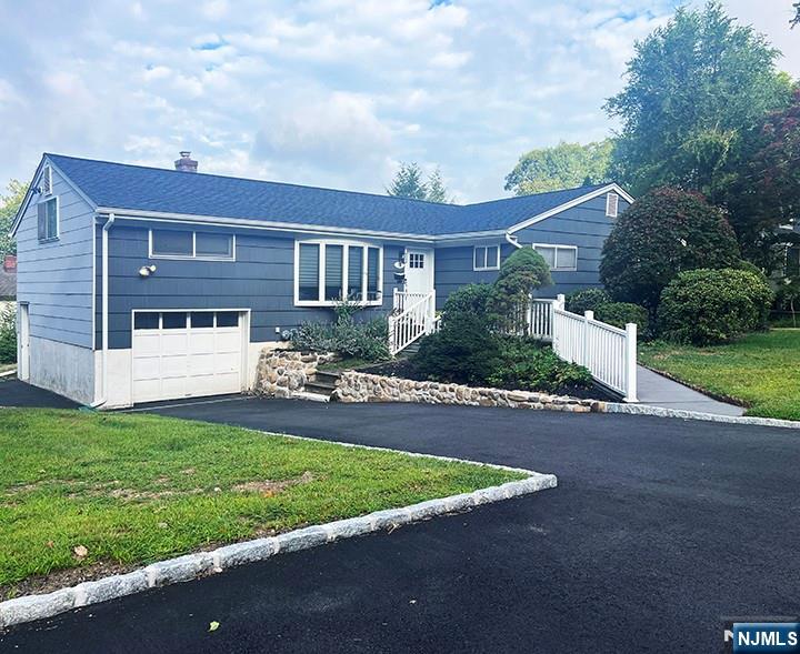 18 Hillside Terrace,Montvale, NJ 07645