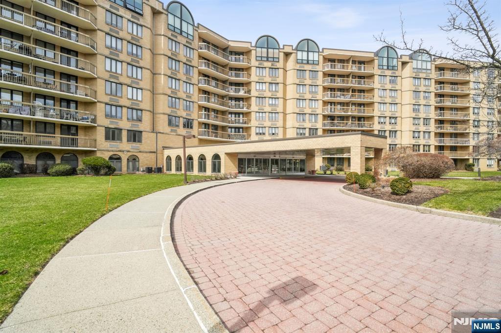 10 Smith Manor Boulevard,West Orange, NJ 07052