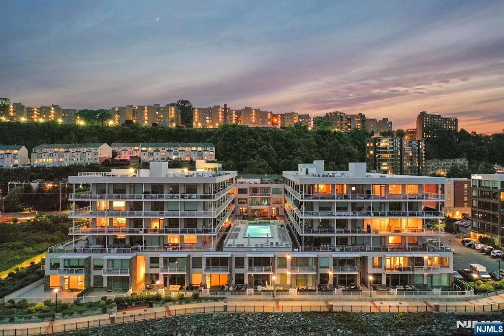 3 Somerset Lane,Edgewater, NJ 07020