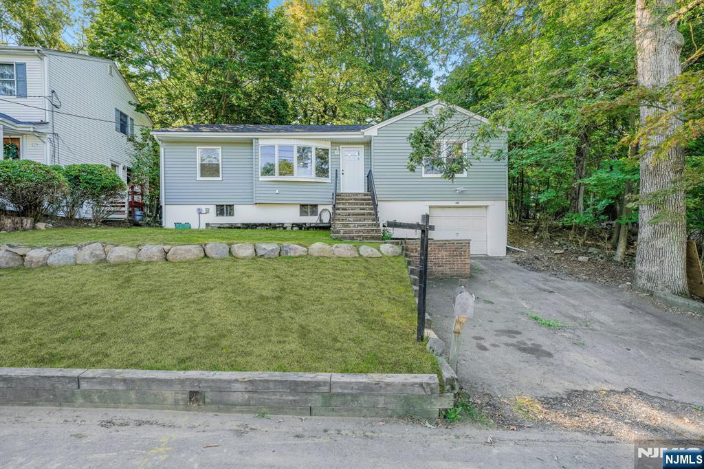 102 Hiawatha Boulevard,Oakland, NJ 07436