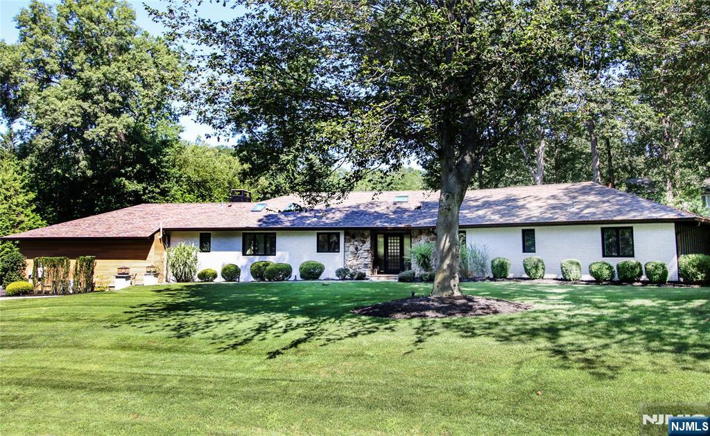 560 Barr Court,River Vale, NJ 07675
