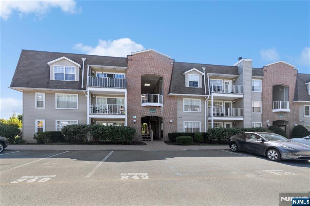 800 River Road,Edgewater, NJ 07020