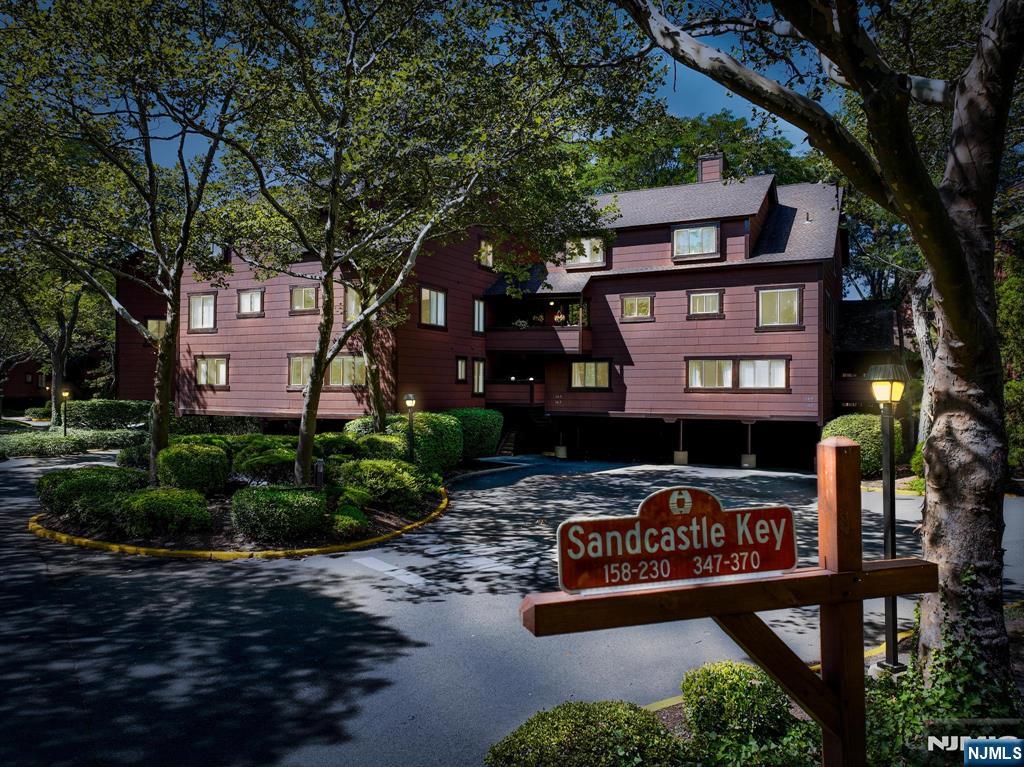 158 Sandcastle Key,Secaucus, NJ 07094