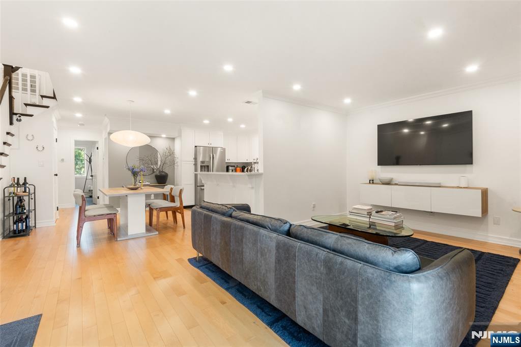 9 Triumph Court,East Rutherford, NJ 07073