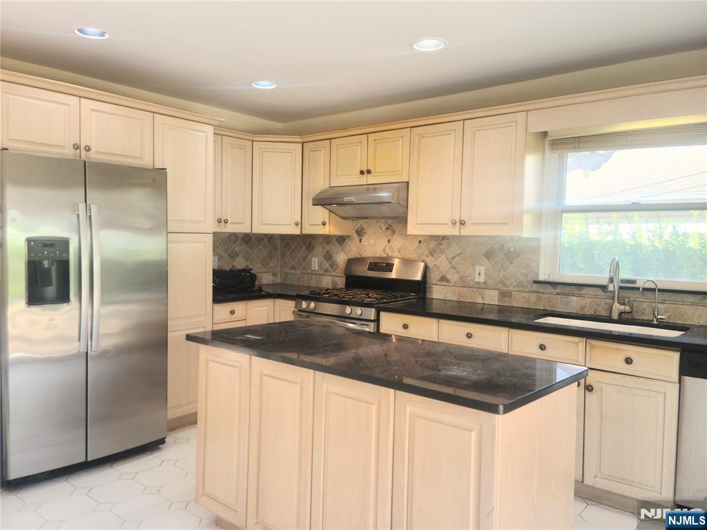 428 Highland Avenue,Palisades Park, NJ 07650