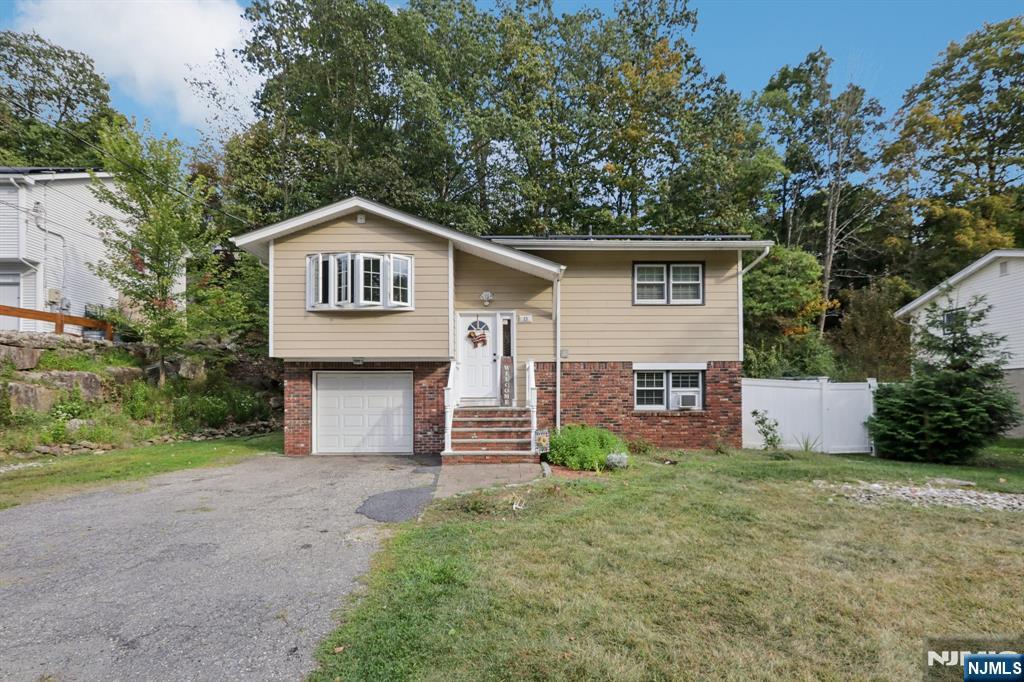 23 Fordham Trail,Hopatcong, NJ 07843