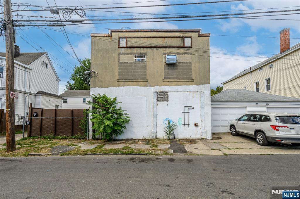 172 Lyon Street,Paterson, NJ 07524