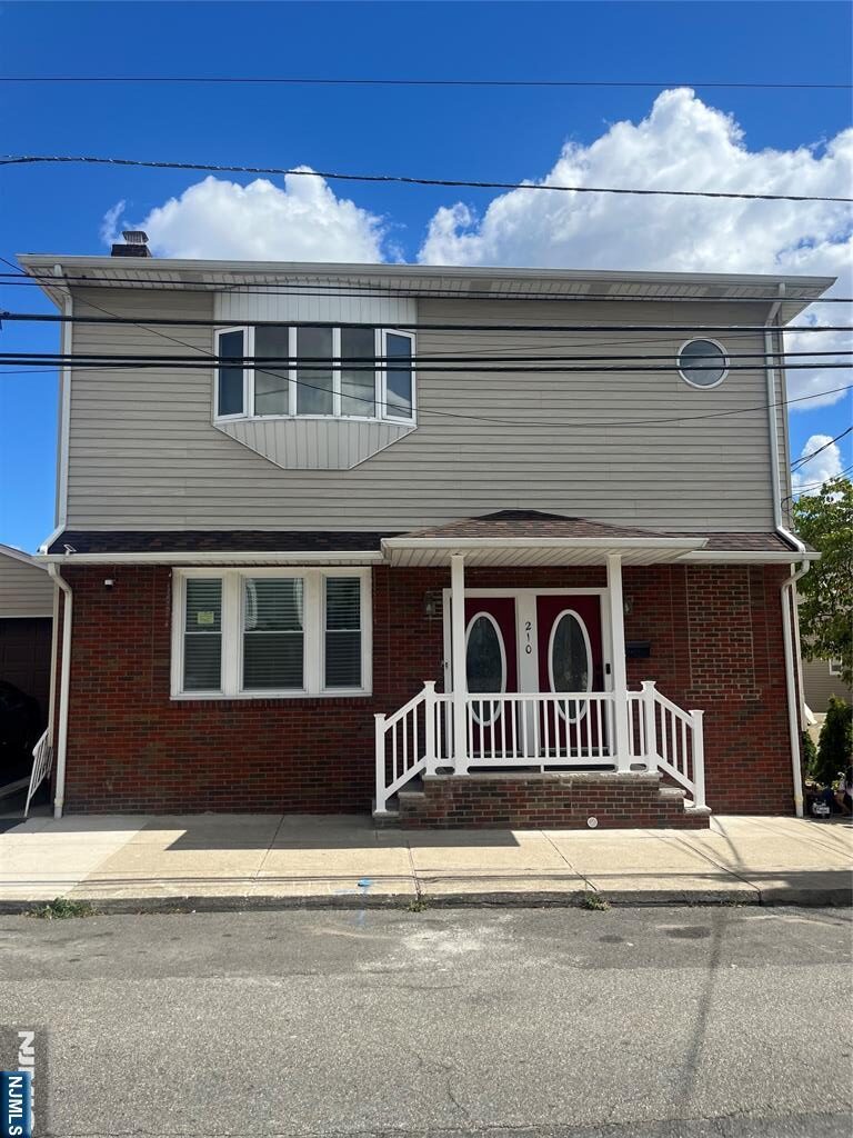 210 Farnham Avenue,Lodi, NJ 07644