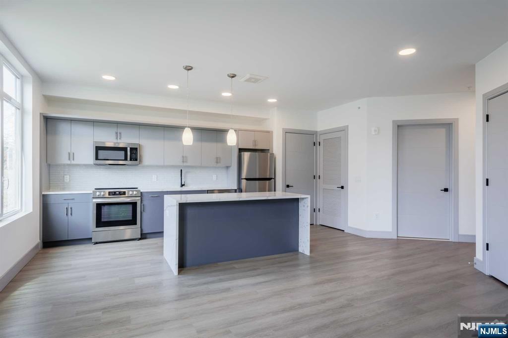 1435 10th Street,Fort Lee, NJ 07024