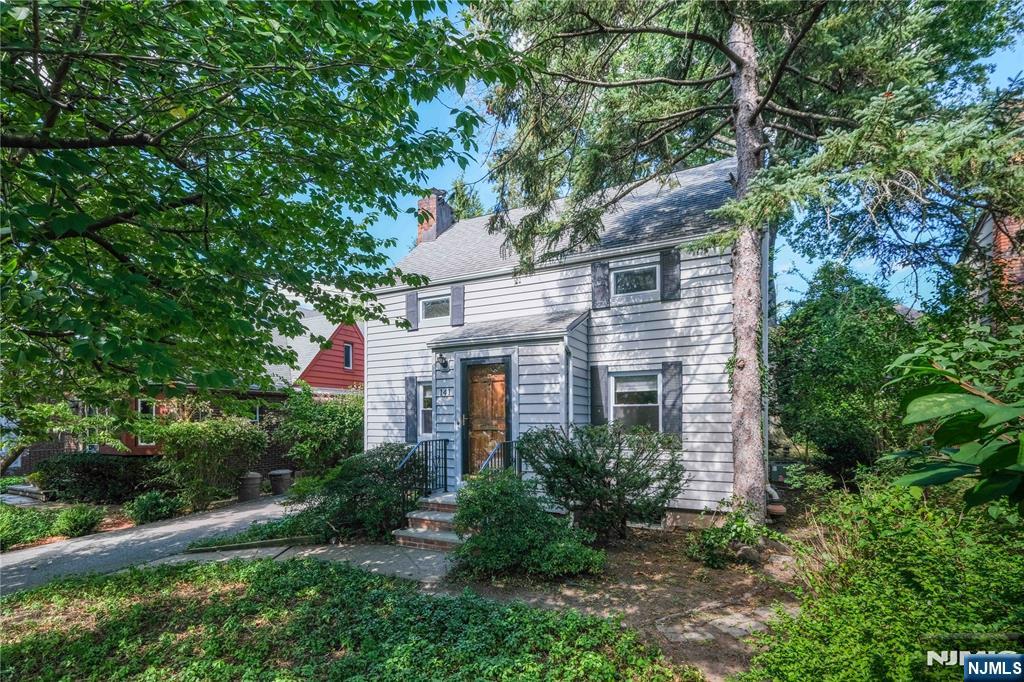 141 Moore Avenue,Leonia, NJ 07605