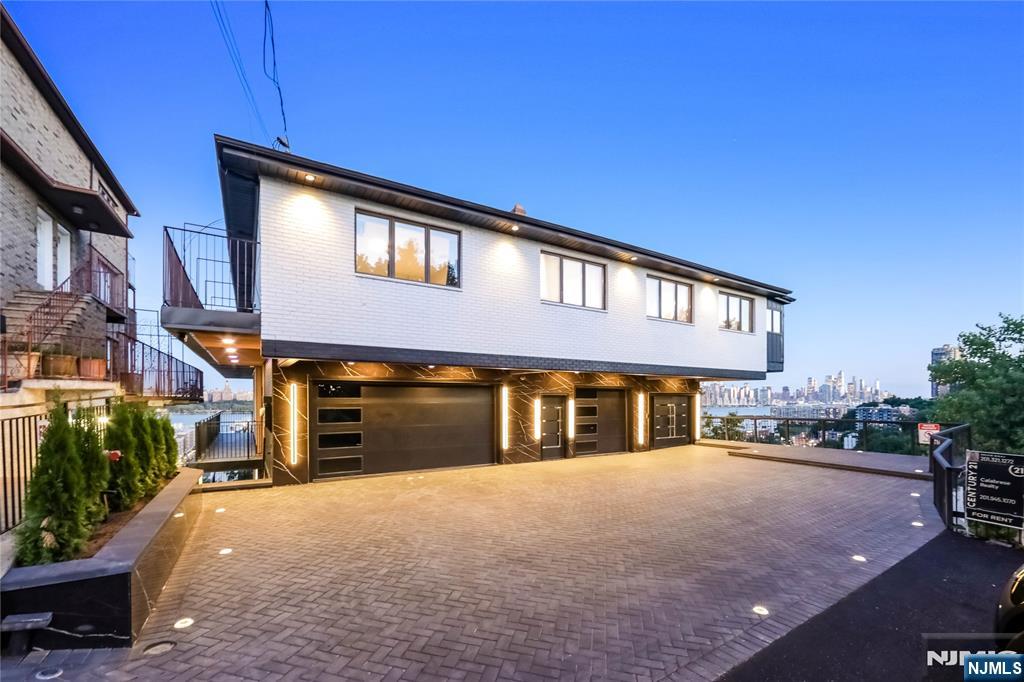 114 Pine Street,Cliffside Park, NJ 07010