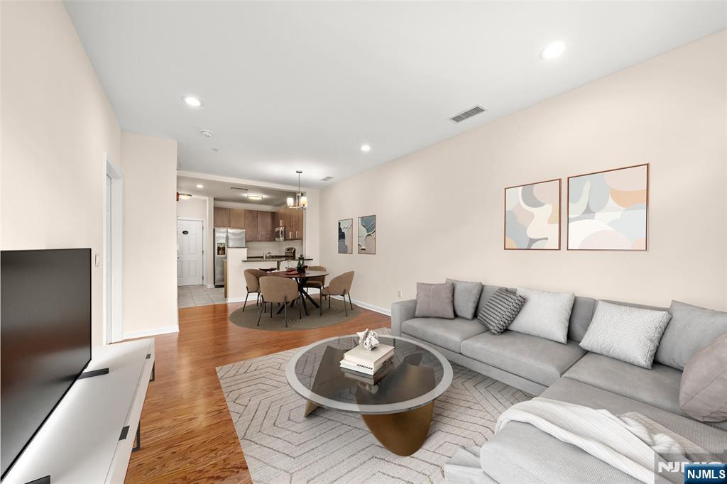 3327 Riverview Avenue,Englewood, NJ 07631