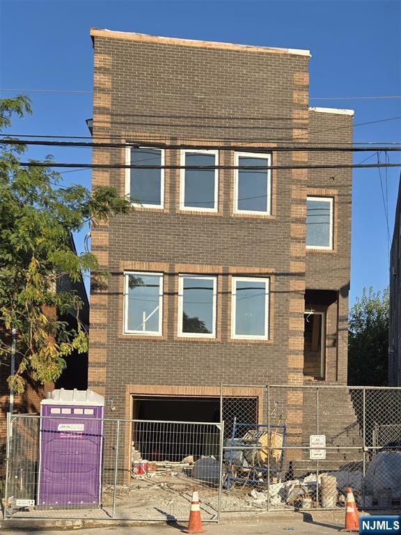 570 12th Street,Newark, NJ 07103
