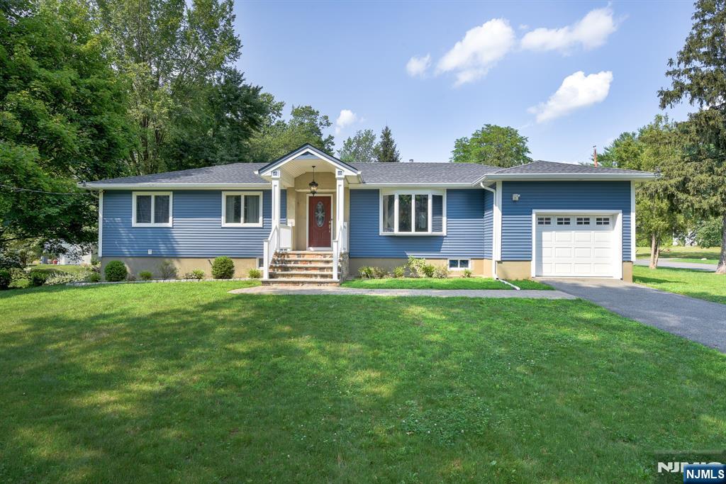 11 Wildwood Trail,Par-troy Hills Twp., NJ 07005