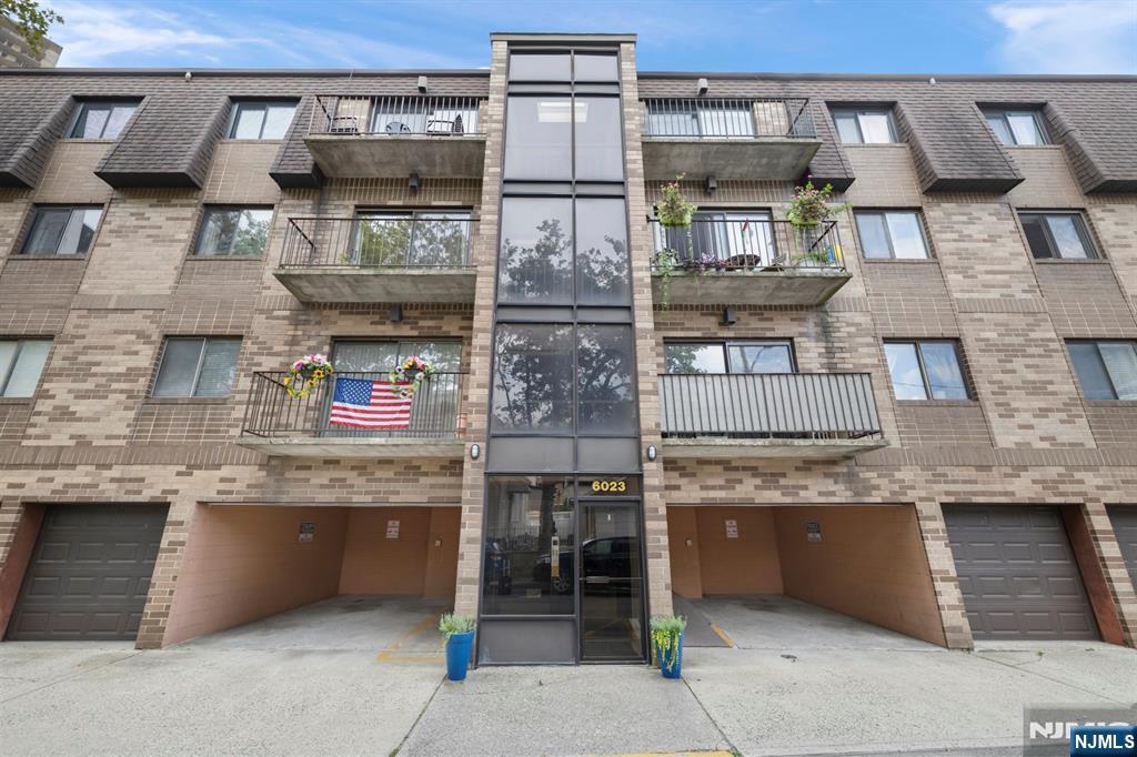 6023 Boulevard East ,West New York, NJ 07093