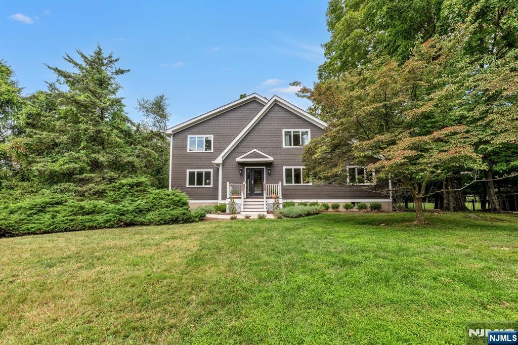 156 Deer Trail,Ramsey, NJ 07446