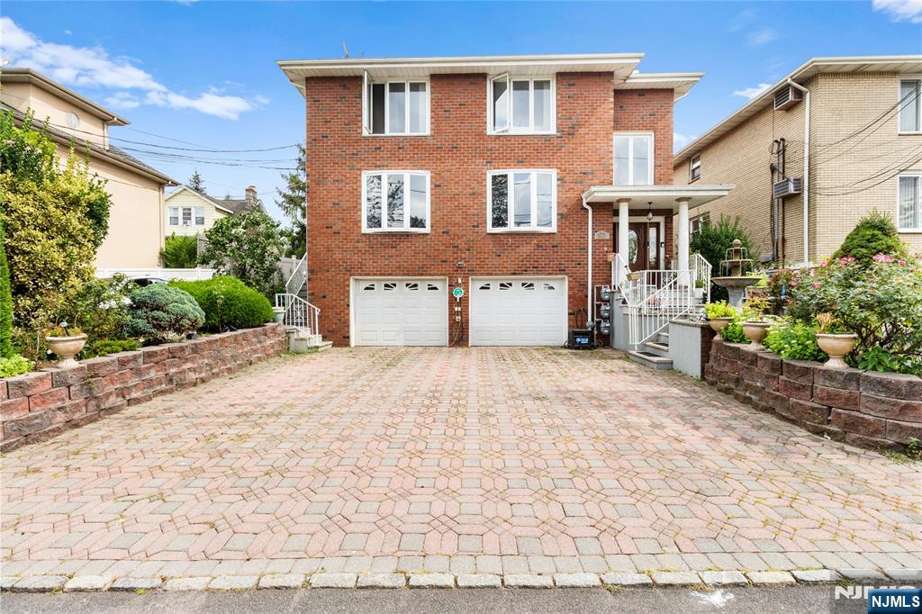 2460 1st Street,Fort Lee, NJ 07024