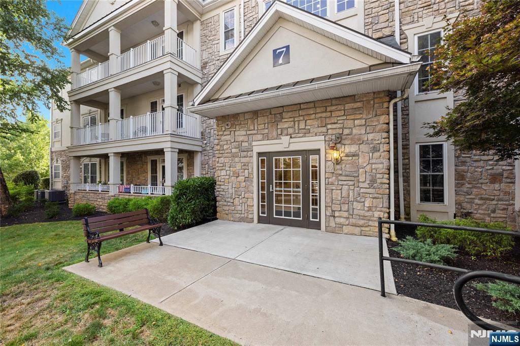 712 Holly Lane,Cedar Grove, NJ 07009