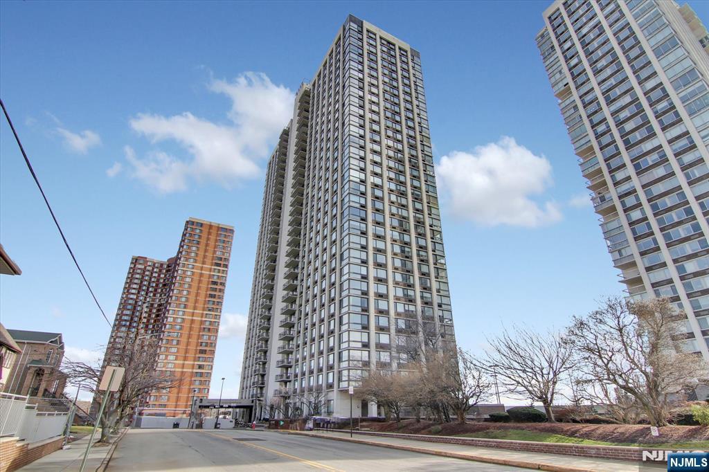 200 Old Palisade ,Fort Lee, NJ 07024