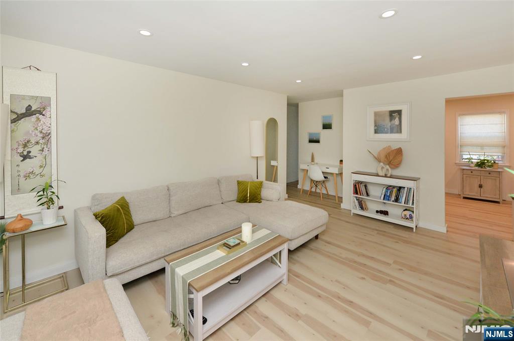 16-02 Plaza Road,Fair Lawn, NJ 07410