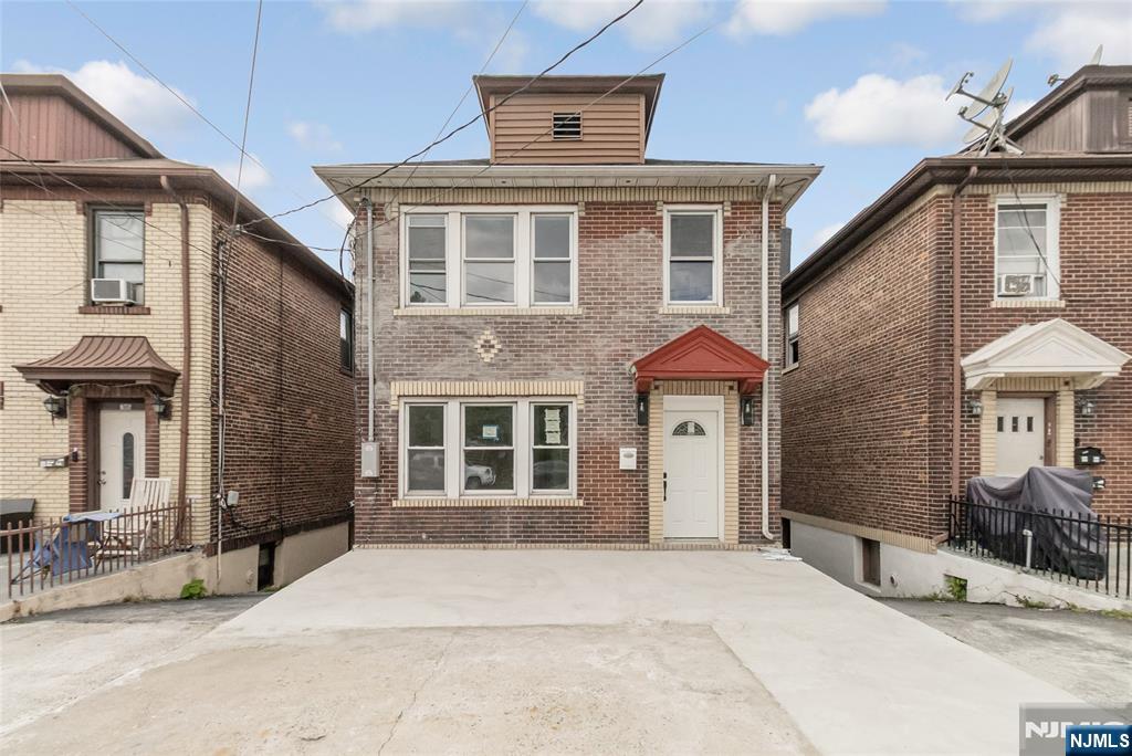 709 Grand Avenue,North Bergen, NJ 07047