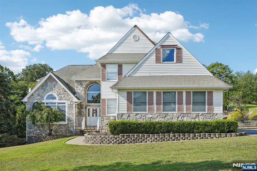 13 Stone Hill Road,Wayne, NJ 07470