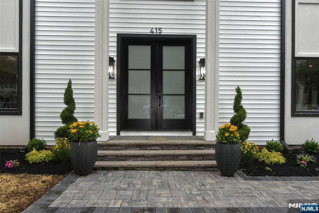 415 Bailey Road,Paramus, NJ 07652