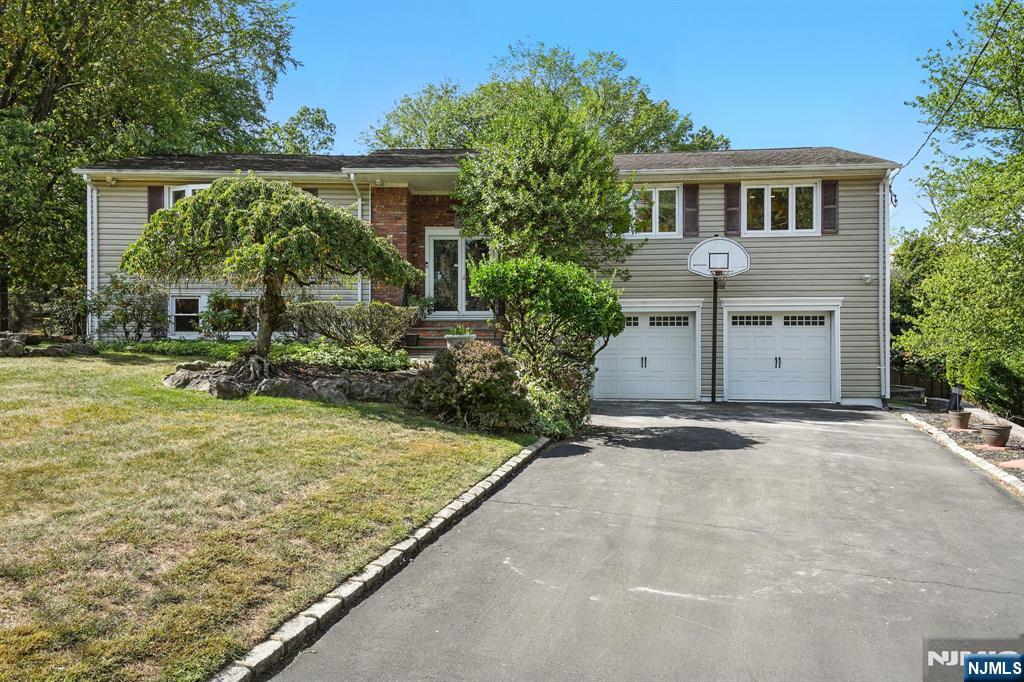 22 Tilden Court,Livingston, NJ 07039