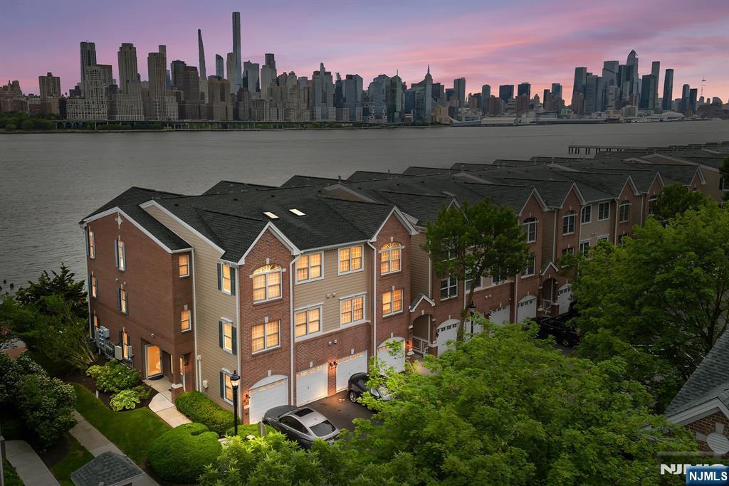 41 Lydia Drive,West New York, NJ 07093