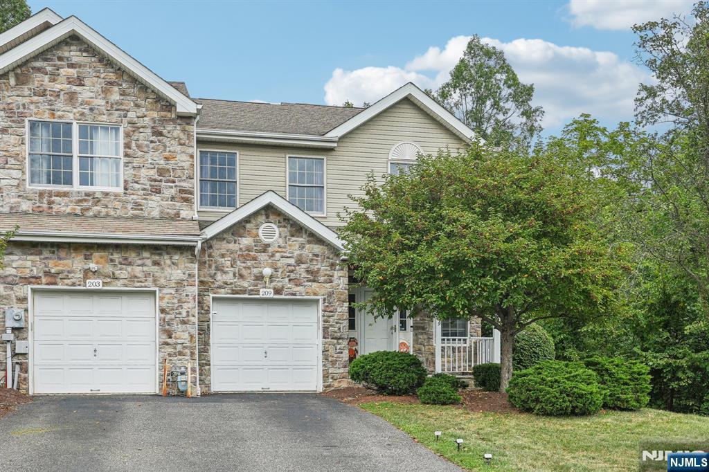 209 Raymound Boulevard,Par-troy Hills Twp., NJ 07054
