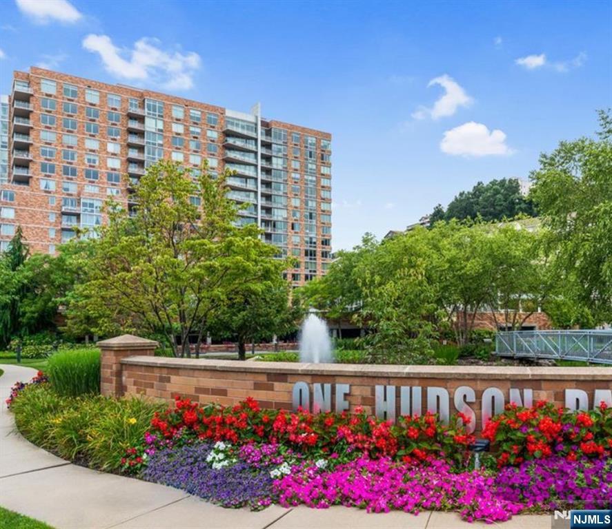 615 Hudson Park,Edgewater, NJ 07020