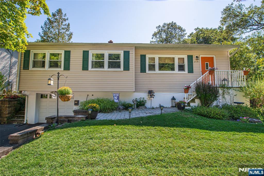 219 Skyline Lake Drive,Ringwood, NJ 07456