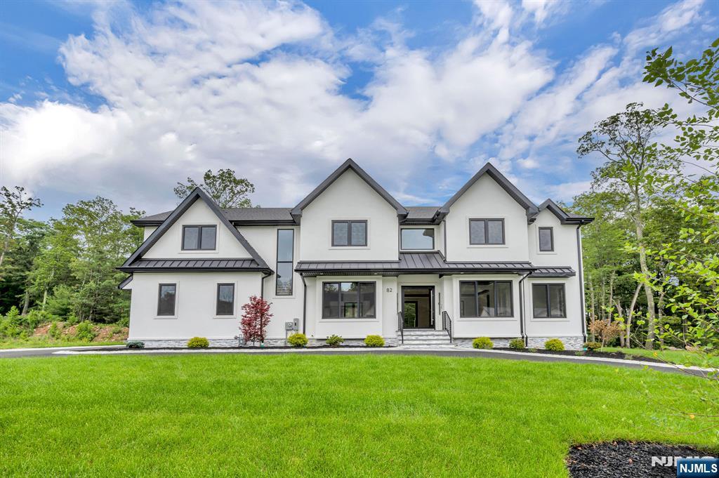 82 Heritage Drive,West Milford, NJ 07480