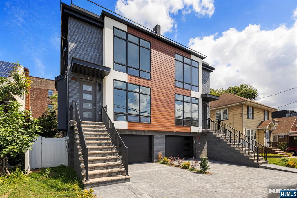 93 Crescent Avenue,Cliffside Park, NJ 07010