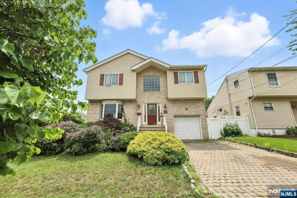 82 Avenue F ,Lodi, NJ 07644