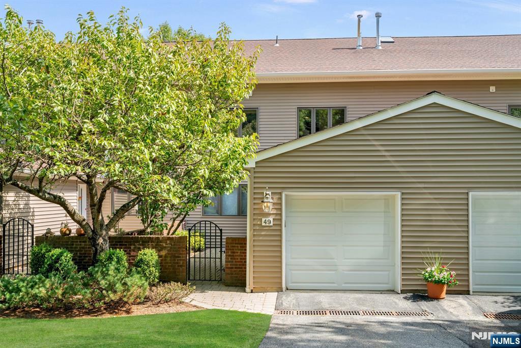 49 Litchult Lane,Mahwah, NJ 07430
