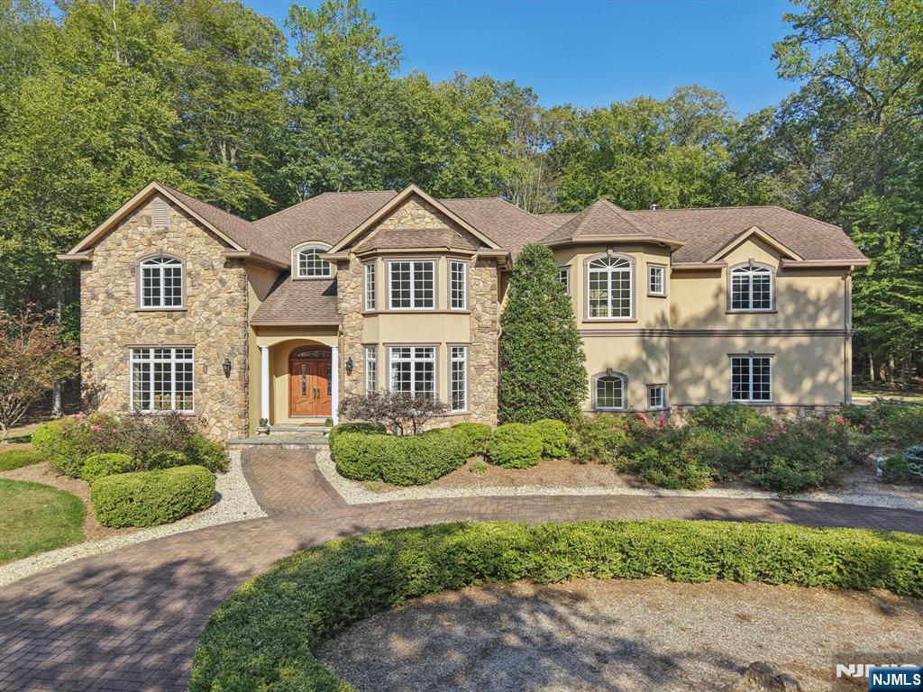 16 Eugene Road,Saddle River, NJ 07458