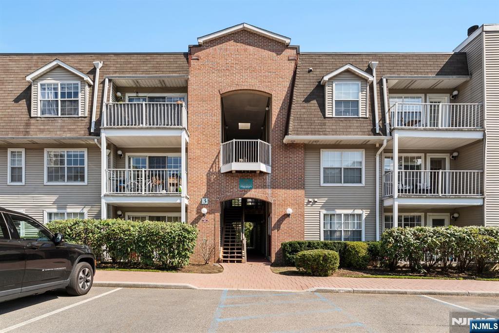 800 River Road,Edgewater, NJ 07020