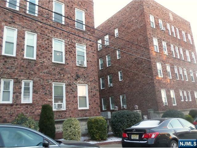 30 Harriet Avenue,Palisades Park, NJ 07650