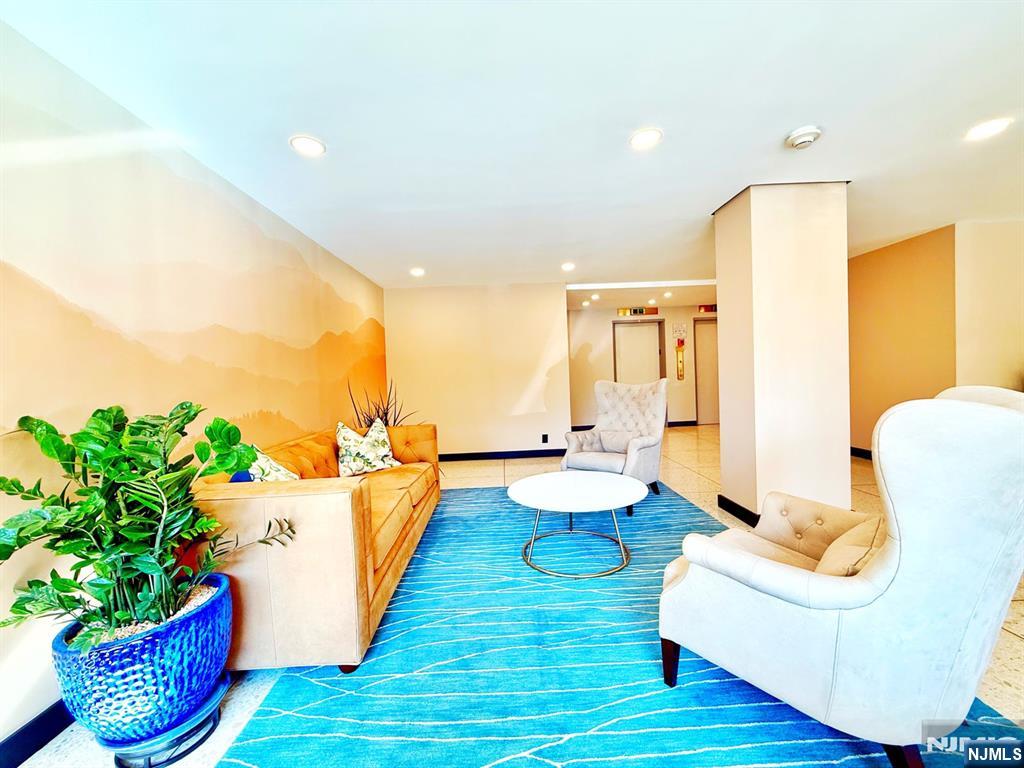 6600 Boulevard East ,West New York, NJ 07093