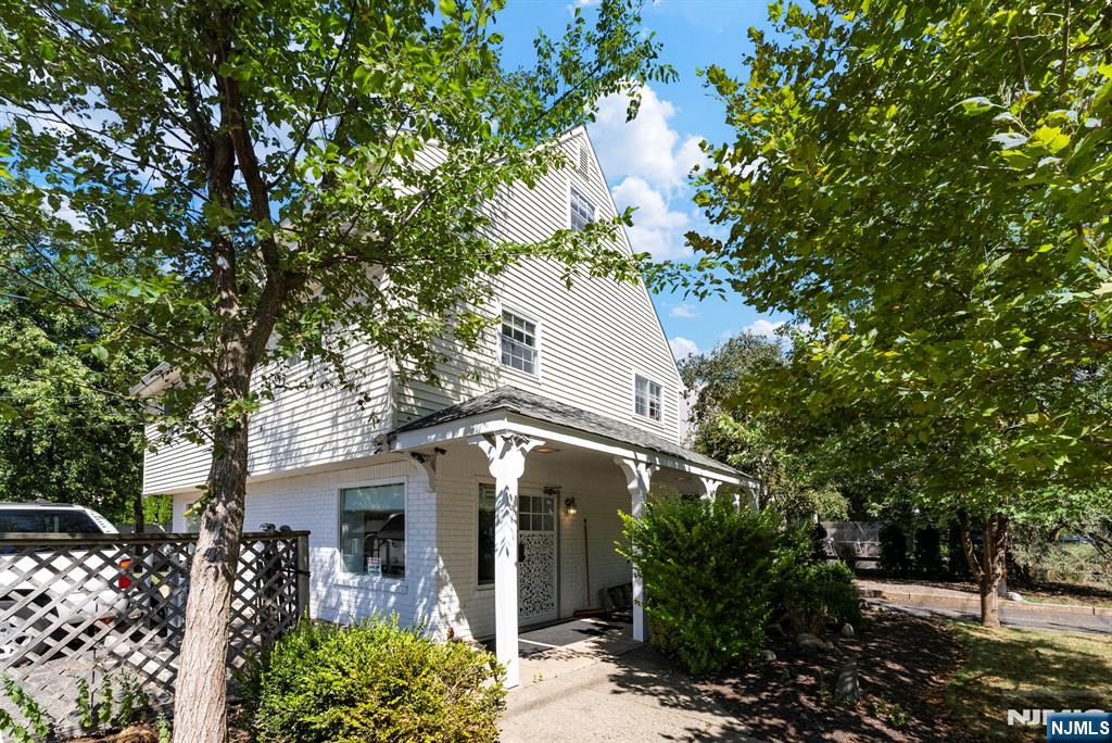 243 Main Street,New Milford, NJ 07646