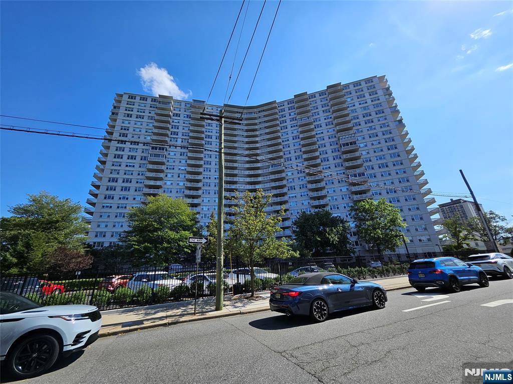 2000 Linwood ,Fort Lee, NJ 07024
