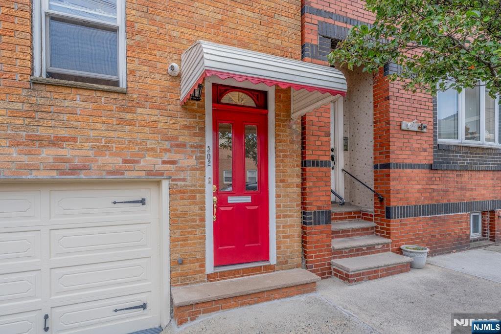 302 Delano Place,Fairview, NJ 07022