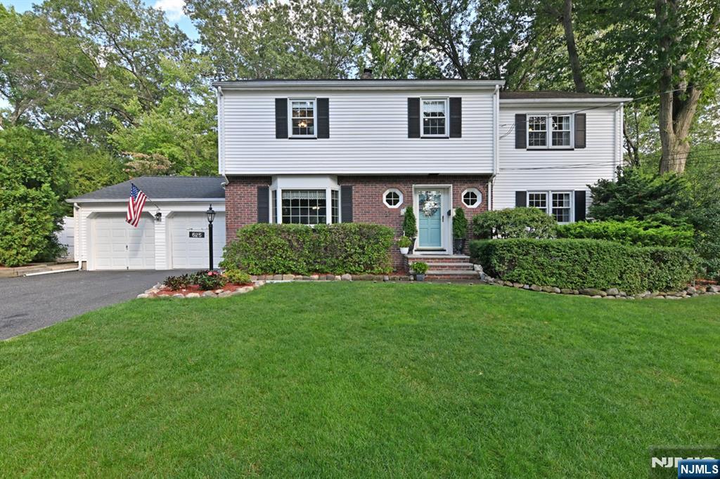 525 Colonial Boulevard,Twp of Washington, NJ 07676