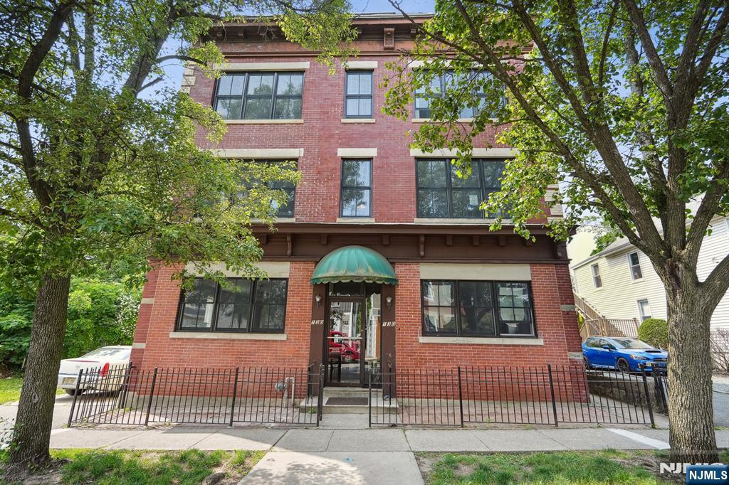 130 Forest Street,Montclair, NJ 07042