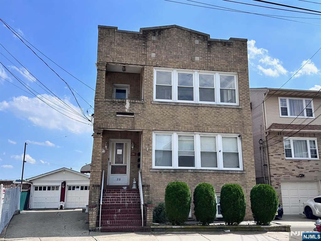 28 Farnham Avenue,Garfield, NJ 07026