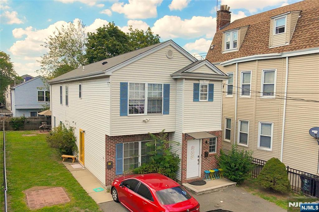 211-213 10th Street,Newark, NJ 07107